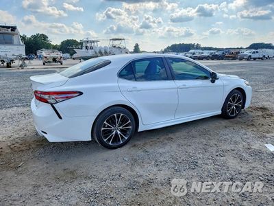 Trzecie zdjęcie samochodu z tyłu: 2018 TOYOTA CAMRY SE VIN:4T1B11HK3JU661822 - miniatura