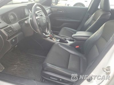 Zdjęcie 7 z 12 samochodu: 2016 HONDA ACCORD SPORT VIN:1HGCR2F52GA027370 - miniatura