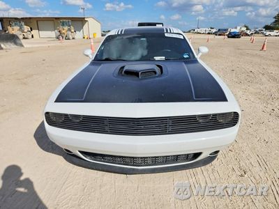 Piąte zdjęcie samochodu w środku: 2015 DODGE CHALLENGER SXT VIN:2C3CDZAT7FH855320 - miniatura