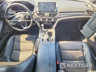 Zdjęcie 8 z 12 samochodu: 2018 HONDA ACCORD SPORT VIN:1HGCV1F32JA071431 - miniatura