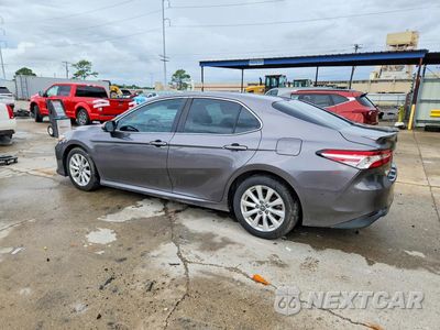 Drugie zdjęcie samochodu z przodu: 2019 TOYOTA CAMRY LE VIN:4T1B11HK2KU752145 - miniatura
