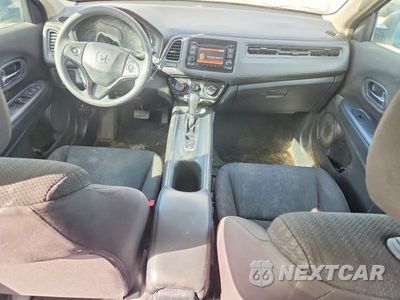 Zdjęcie 8 z 12 samochodu: 2018 HONDA HR-V LX VIN:3CZRU5H39JM706318 - miniatura