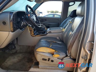 Zdjęcie 7 z 13 samochodu: 2004 CHEVROLET SUBURBAN C1500 VIN:3GNEC16Z04G294453 - miniatura