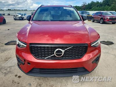 Piąte zdjęcie samochodu w środku: 2023 VOLVO XC40 PLUS VIN:YV4L12UW1P2102388 - miniatura