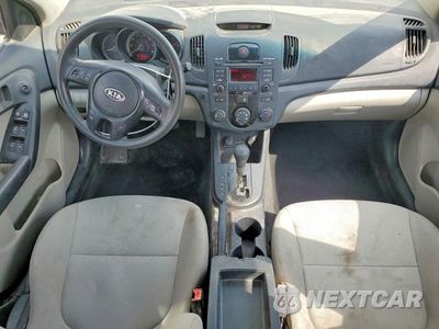 Zdjęcie 8 z 12 samochodu: 2010 KIA FORTE EX VIN:KNAFU4A21A5058531 - miniatura