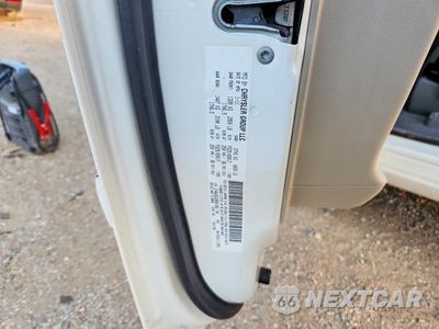 Zdjęcie 12 z 12 samochodu: 2011 VOLKSWAGEN ROUTAN SE VIN:2V4RW3DG2BR641969 - miniatura