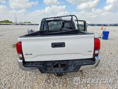 Zdjęcie 6 z 13 samochodu: 2019 TOYOTA TACOMA SR5 V6 VIN:3TMCZ5AN1KM219639 - miniatura