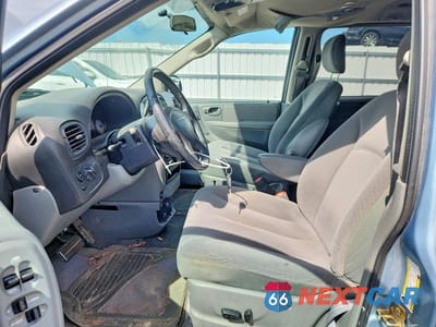 Zdjęcie 7 z 13 samochodu: 2005 CHRYSLER TOWN & COUNTRY TOURING VIN:2C4GP54L45R514295 - miniatura