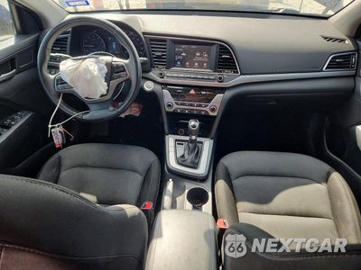 Zdjęcie 8 z 12 samochodu: 2017 HYUNDAI ELANTRA VALUE EDITION VIN:5NPD84LF1HH159139 - miniatura