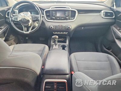 Zdjęcie 8 z 12 samochodu: 2016 KIA SORENTO LX VIN:5XYPG4A34GG137845 - miniatura