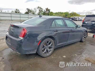 Trzecie zdjęcie samochodu z tyłu: 2021 CHRYSLER 300 S VIN:2C3CCABG6MH505034 - miniatura