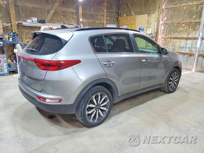 Trzecie zdjęcie samochodu z tyłu: 2019 KIA SPORTAGE EX VIN:KNDPNCAC8K7599296 - miniatura