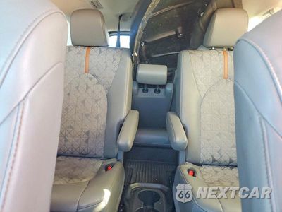 Zdjęcie 10 z 13 samochodu: 2023 TOYOTA HIGHLANDER HYBRID BRONZE EDITION VIN:5TDABRCH6PS583072 - miniatura
