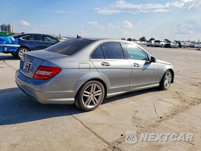 Trzecie zdjęcie samochodu z tyłu: 2012 MERCEDES-BENZ C 250 VIN:WDDGF4HB9CA621977 - miniatura