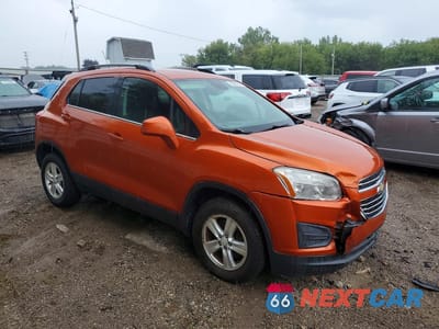 Czwarte zdjęcie samochodu z boku: 2016 CHEVROLET TRAX 1LT VIN:KL7CJPSB5GB567981 - miniatura