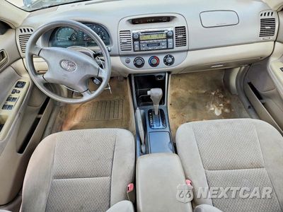 Zdjęcie 8 z 12 samochodu: 2004 TOYOTA CAMRY LE VIN:4T1BE32K94U320471 - miniatura