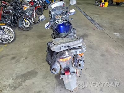 Czwarte zdjęcie samochodu z boku: 2005 SUZUKI DL1000 VIN:JS1VT53AX52101146 - miniatura
