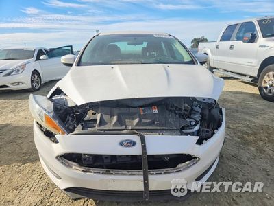 Piąte zdjęcie samochodu w środku: 2015 FORD FOCUS SE VIN:1FADP3F2XFL329101 - miniatura