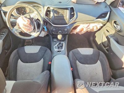 Zdjęcie 8 z 13 samochodu: 2014 JEEP CHEROKEE LATITUDE VIN:1C4PJMCS6EW317074 - miniatura