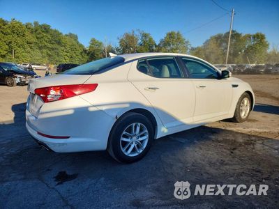 Trzecie zdjęcie samochodu z tyłu: 2013 KIA OPTIMA LX VIN:5XXGM4A71DG091242 - miniatura