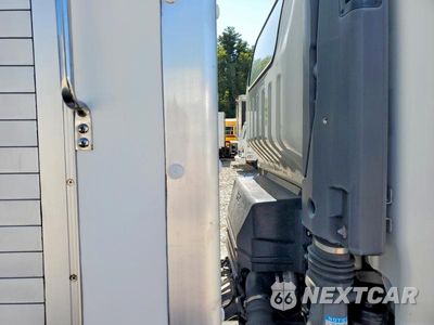 Zdjęcie 11 z 13 samochodu: 2019 ISUZU NRR BOX TRUCK VIN:JALE5W164K7304874 - miniatura