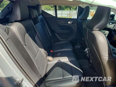 Zdjęcie 10 z 12 samochodu: 2025 VOLVO XC40 CORE VIN:YV4L12UJ1S2569534 - miniatura