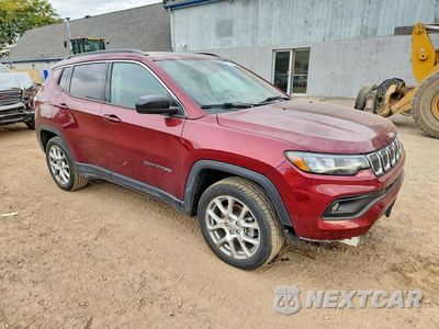 Czwarte zdjęcie samochodu z boku: 2022 JEEP COMPASS LATITUDE LUX VIN:3C4NJDFB2NT201413 - miniatura