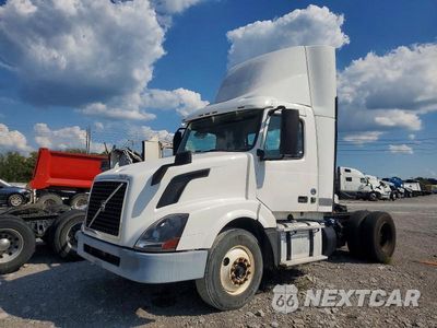 Drugie zdjęcie samochodu z przodu: 2016 VOLVO VNL SEMI TRUCK VIN:4V4N39TGXGN965623 - miniatura