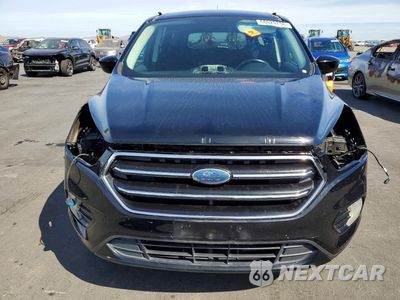 Piąte zdjęcie samochodu w środku: 2017 FORD ESCAPE SE VIN:1FMCU0GD2HUD11956 - miniatura