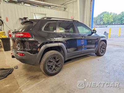 Trzecie zdjęcie samochodu z tyłu: 2018 JEEP CHEROKEE TRAILHAWK VIN:1C4PJMBXXJD508094 - miniatura