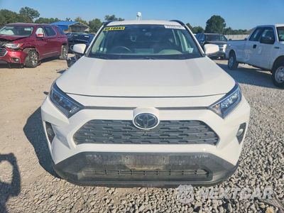 Piąte zdjęcie samochodu w środku: 2021 TOYOTA RAV4 XLE VIN:2T3P1RFV8MW174564 - miniatura