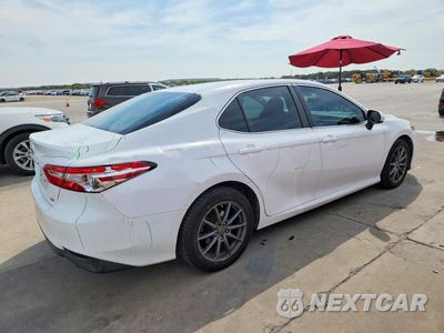Trzecie zdjęcie samochodu z tyłu: 2018 TOYOTA CAMRY LE VIN:4T1B11HK7JU595856 - miniatura