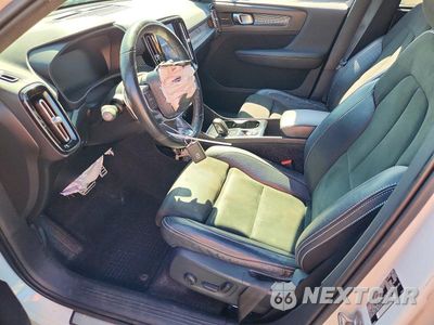 Zdjęcie 7 z 13 samochodu: 2019 VOLVO XC40 T5 R-DESIGN VIN:YV4162UM8K2091454 - miniatura
