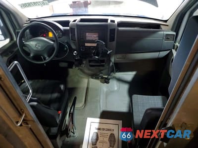 Zdjęcie 8 z 13 samochodu: 2018 FREIGHTLINER SPRINTER 2500 DELIVERY VAN VIN:WD3PE8CD1JP598356 - miniatura