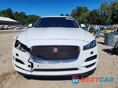 Piąte zdjęcie samochodu w środku: 2019 JAGUAR F-PACE VIN:SADCS2FX4KA364933 - miniatura
