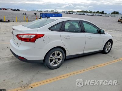 Trzecie zdjęcie samochodu z tyłu: 2014 FORD FOCUS SE VIN:1FADP3F25EL249493 - miniatura