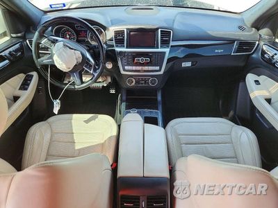 Zdjęcie 8 z 13 samochodu: 2015 MERCEDES-BENZ ML 63 AMG VIN:4JGDA7EB4FA551208 - miniatura