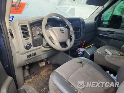 Zdjęcie 8 z 12 samochodu: 2017 NISSAN NV 3500 HD S VIN:5BZAF0AA2HN851208 - miniatura