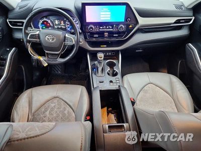 Zdjęcie 8 z 12 samochodu: 2023 TOYOTA HIGHLANDER HYBRID BRONZE EDITION VIN:5TDABRCH6PS112605 - miniatura