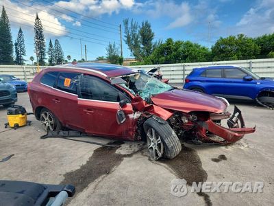 Czwarte zdjęcie samochodu z boku: 2011 VOLVO XC60 T6 VIN:YV4902DZ8B2225525 - miniatura