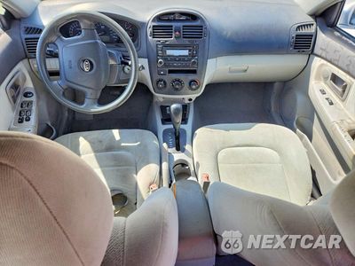 Zdjęcie 8 z 12 samochodu: 2006 KIA SPECTRA EX VIN:KNAFE121X65348937 - miniatura