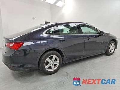 Trzecie zdjęcie samochodu z tyłu: 2023 CHEVROLET MALIBU LS VIN:1G1ZB5ST2PF114507 - miniatura