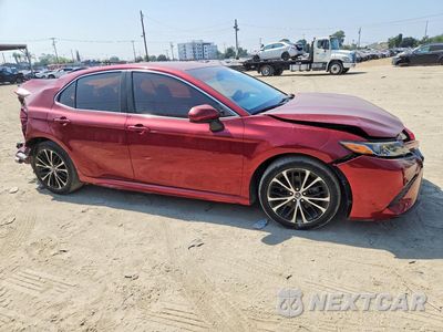 Czwarte zdjęcie samochodu z boku: 2018 TOYOTA CAMRY SE VIN:4T1B11HK0JU617342 - miniatura