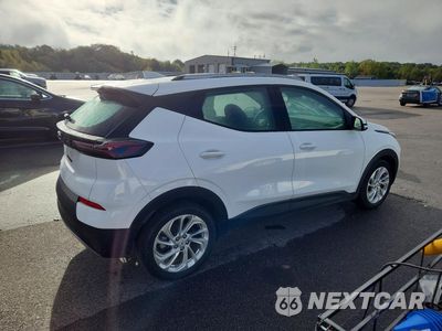 Trzecie zdjęcie samochodu z tyłu: 2023 CHEVROLET BOLT EUV LT VIN:1G1FY6S02P4200067 - miniatura