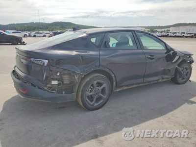 Trzecie zdjęcie samochodu z tyłu: 2025 KIA K4 LXS VIN:3KPFT4DE9SE015802 - miniatura
