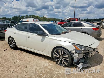 Czwarte zdjęcie samochodu z boku: 2020 NISSAN ALTIMA SR VIN:1N4BL4CV1LC123202 - miniatura