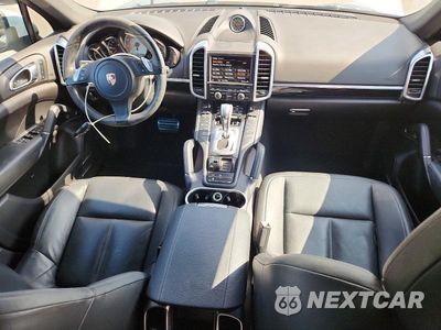 Zdjęcie 8 z 13 samochodu: 2014 PORSCHE CAYENNE S VIN:WP1AB2A25ELA58457 - miniatura