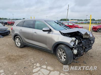 Czwarte zdjęcie samochodu z boku: 2019 KIA SORENTO LX VIN:5XYPGDA39KG480854 - miniatura