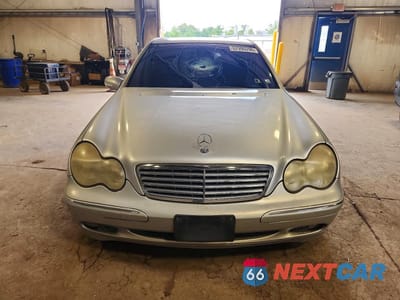 Piąte zdjęcie samochodu w środku: 2001 MERCEDES-BENZ C 320 VIN:WDBRF64J31F086025 - miniatura