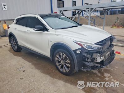 Czwarte zdjęcie samochodu z boku: 2017 INFINITI QX30 PREMIUM VIN:SJKCH5CRXHA032907 - miniatura